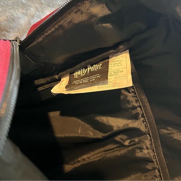 Harry Potter Gryffindor Maroon Backpack Book Bag - Picture 6 of 7